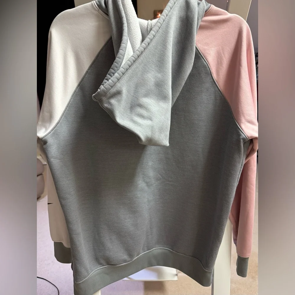 Nike Therma- Fit pullover preloved size S P Ch runs‎ big Women’s size